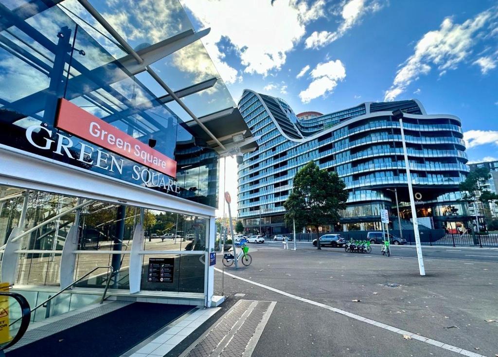 One Global Resorts Green Square Sydney Exteriör bild Green Square Station